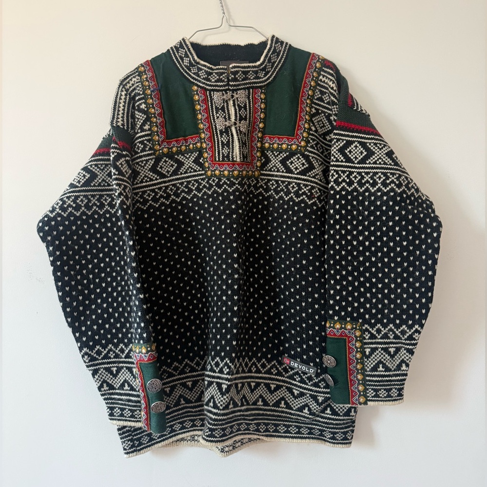 Devold Men's Black and Cream Nordic Crewneck Sweater with Green Accents